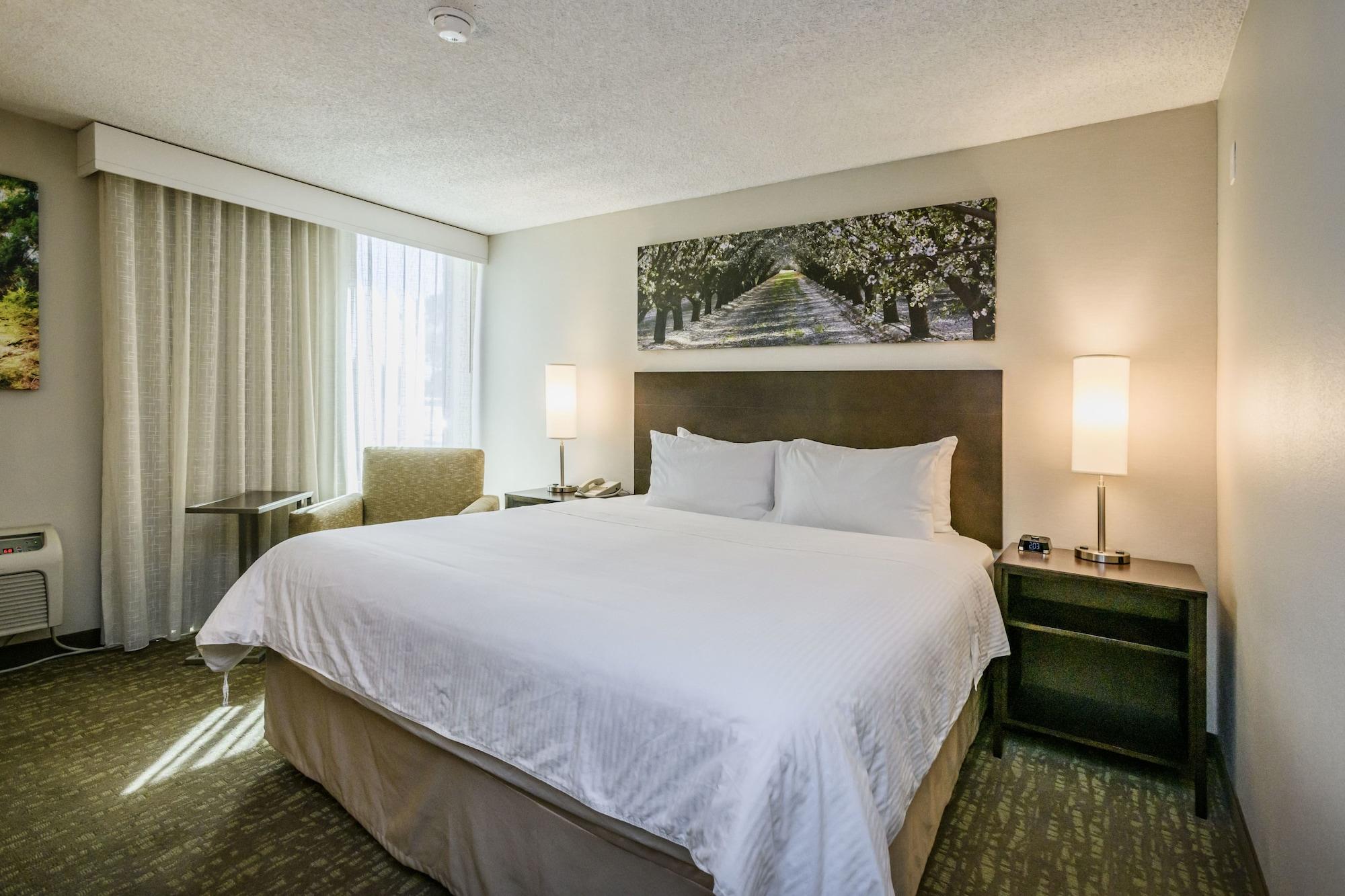 วินด์แฮม การ์เดน เฟรสโน โยซาเมติ แอร์พอร์ต Hotel ภายนอก รูปภาพ